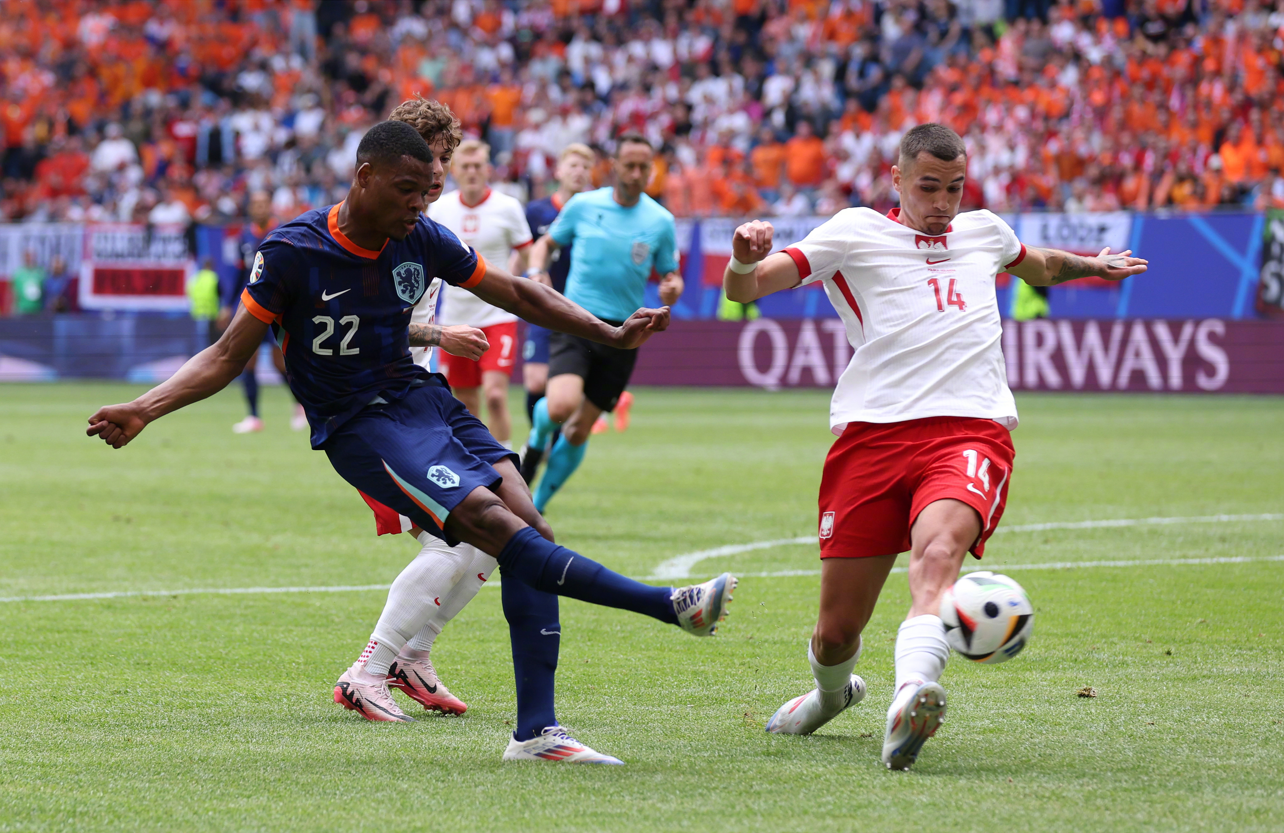 奥地利队完胜波兰队,奥恰洛夫点燃赛场 奥地利队完胜波兰队,奥恰洛夫点燃赛场