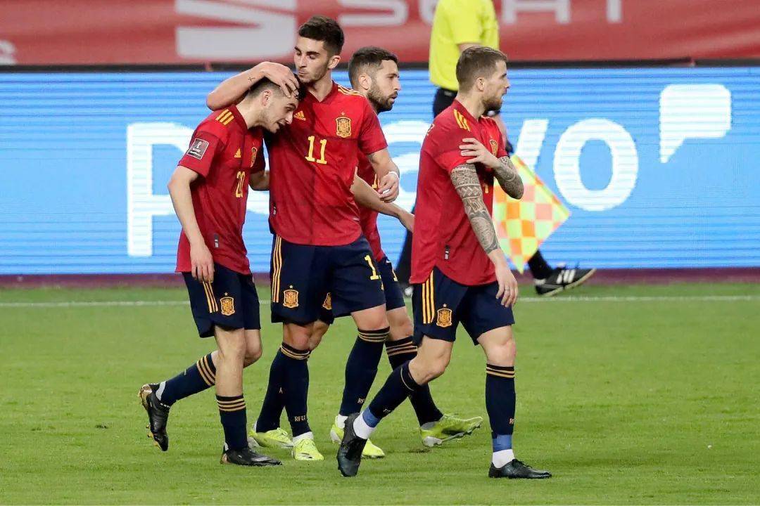 波兰队力克英格兰队，梁靖崑统治全场