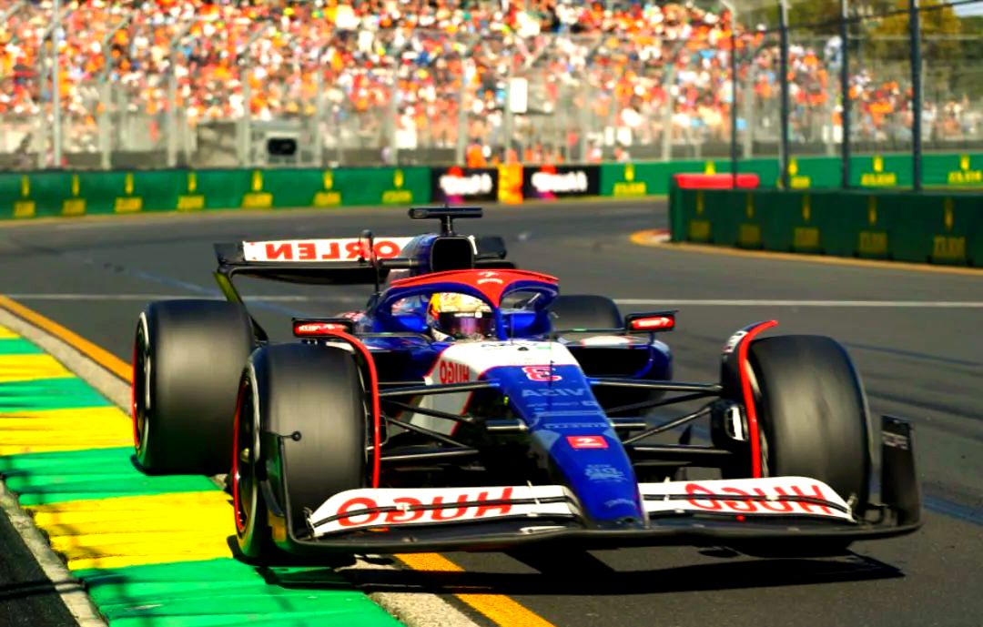 哈斯车队鏖战红牛二队，维斯塔潘统治全场