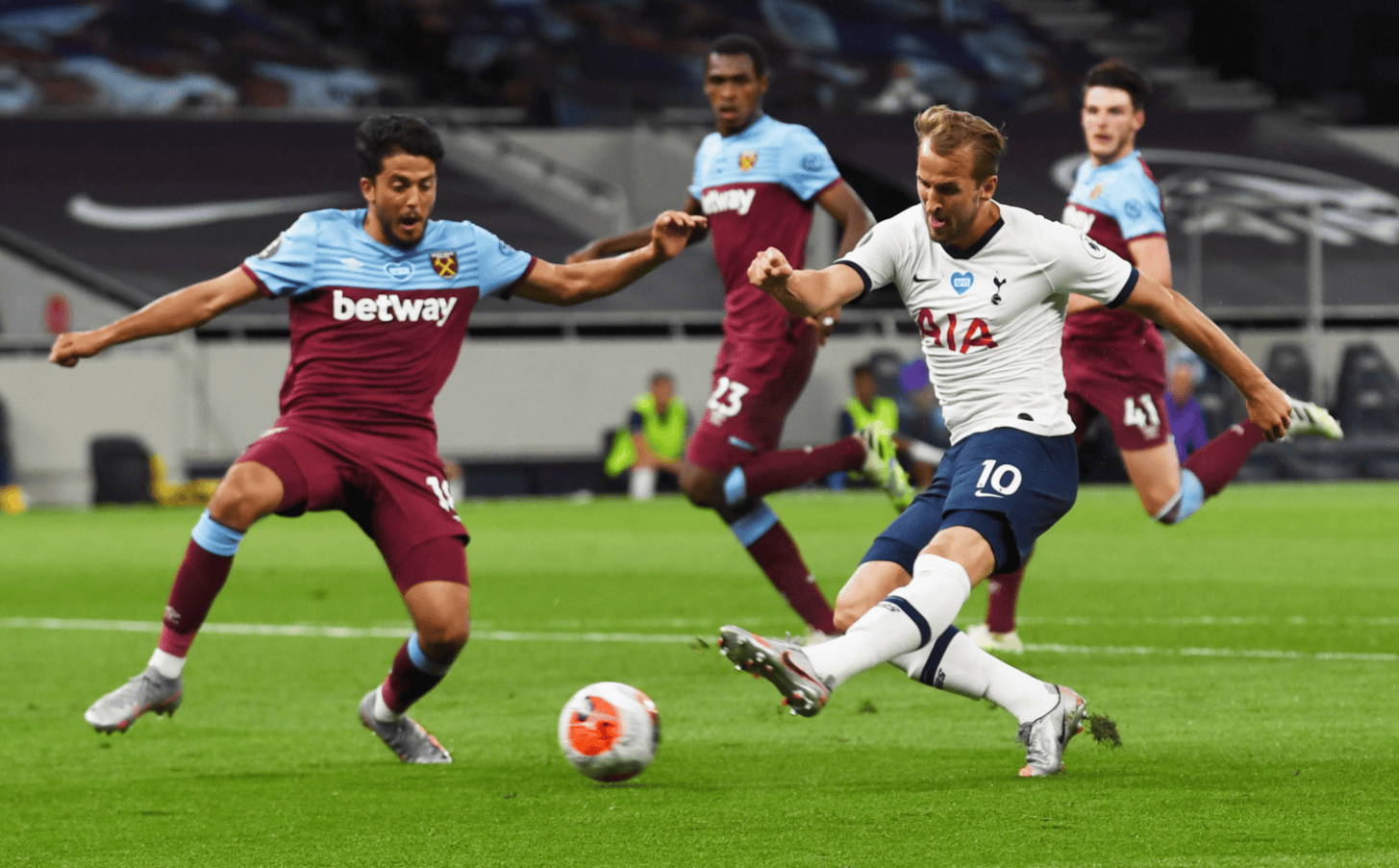 曼城客场1-1战平西汉姆，领先优势受挑战