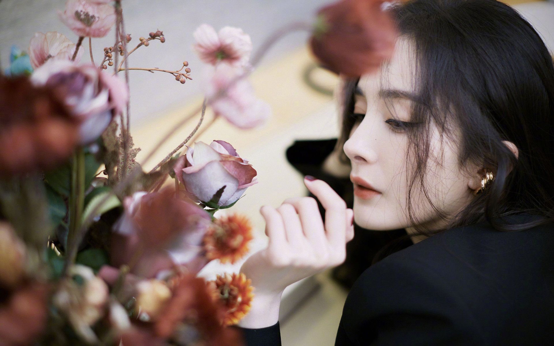 爱游戏下载-欧洲足坛夜未眠，勒沃库森绝杀巴萨，楚阿梅尼带队告捷