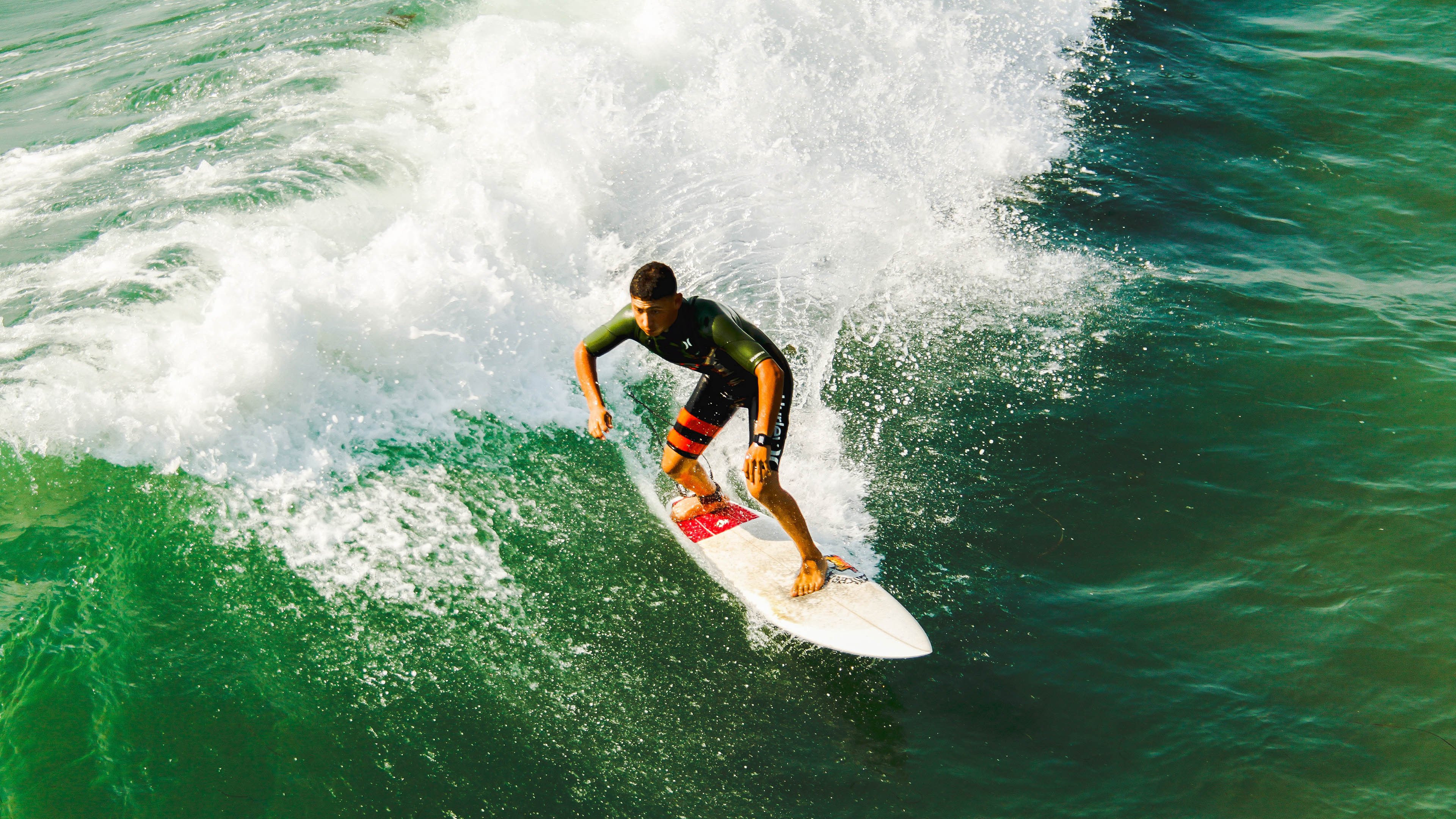 极速绿茵场，F1蒙扎决战夜，国际米兰赛车手绝杀苏格兰