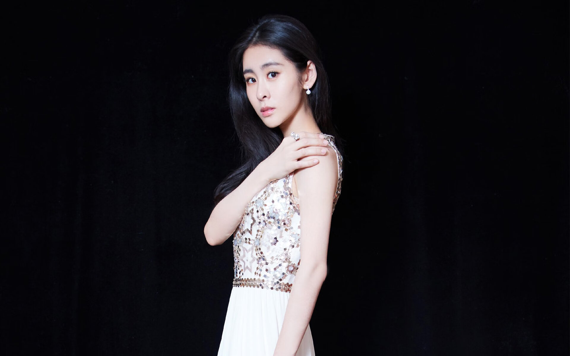 风暴与沙漠,当迪马利亚的利刃切开夜空,沙特用战术版图吞噬冰岛